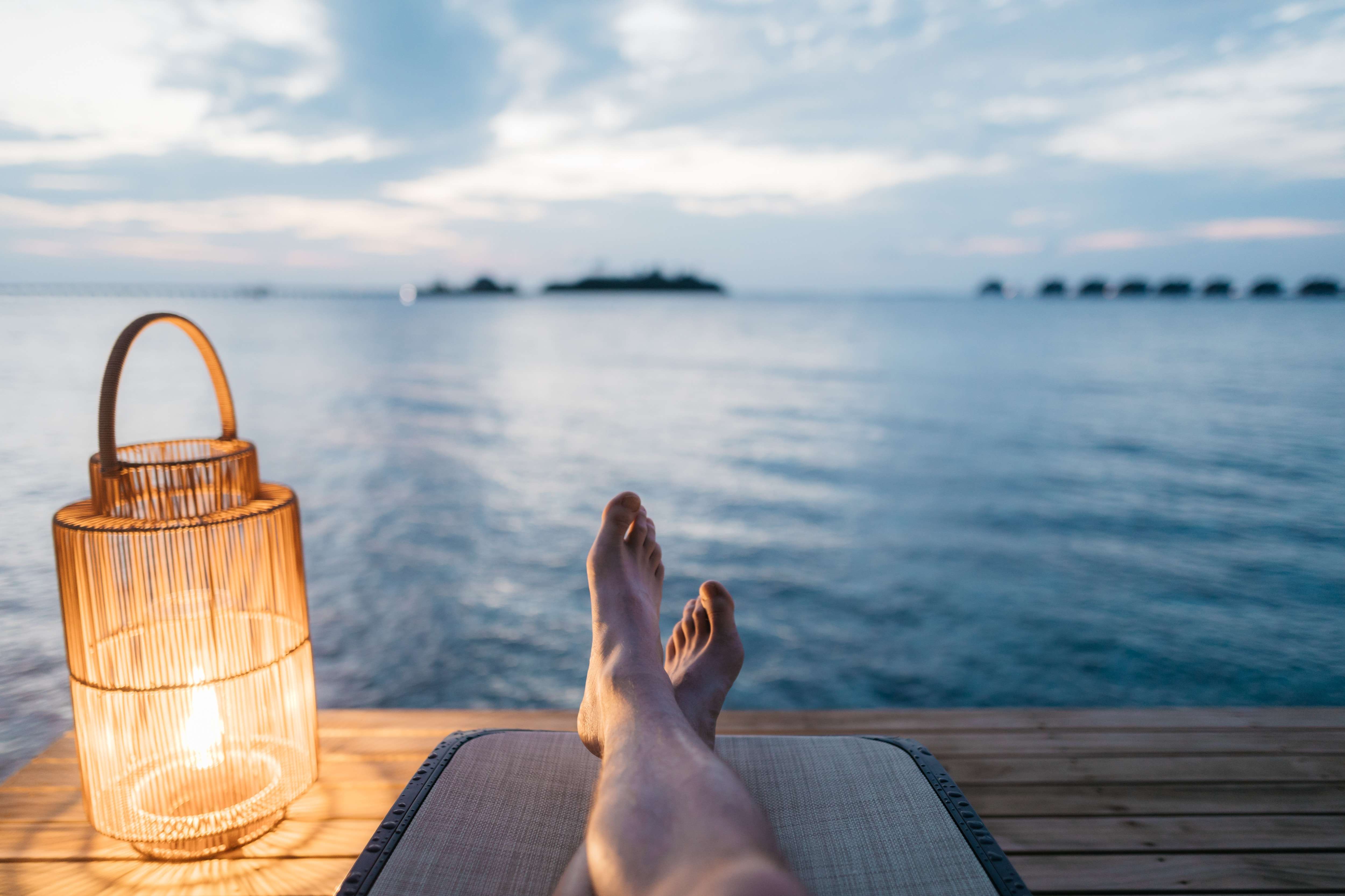 Relax verb. Отпуск у моря. Лето отпуск. Море расслабление. Море отпуск релакс.