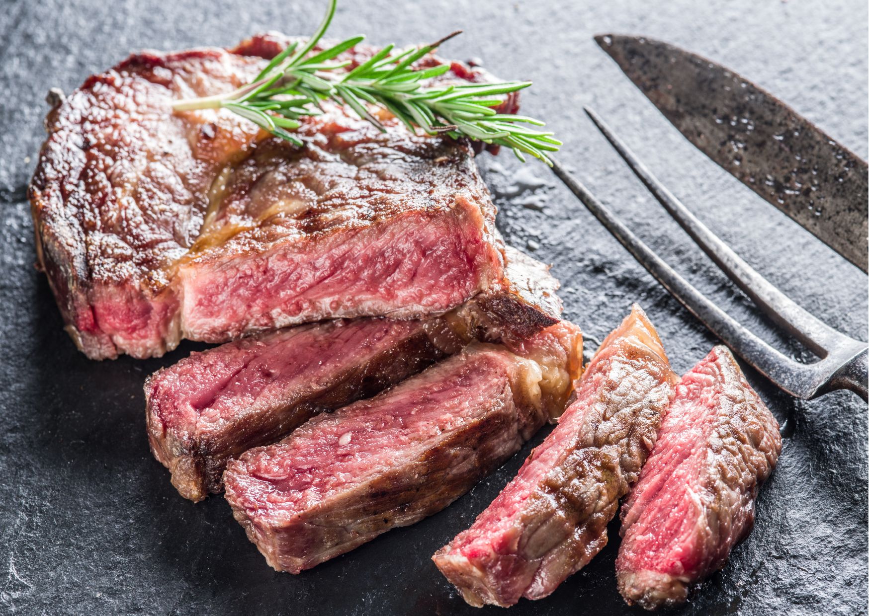 Стейк медиум прожарки. Блэк ангус мясо. Стейк 1 см. Рибай нью йорк. Говядина стейк рибай.